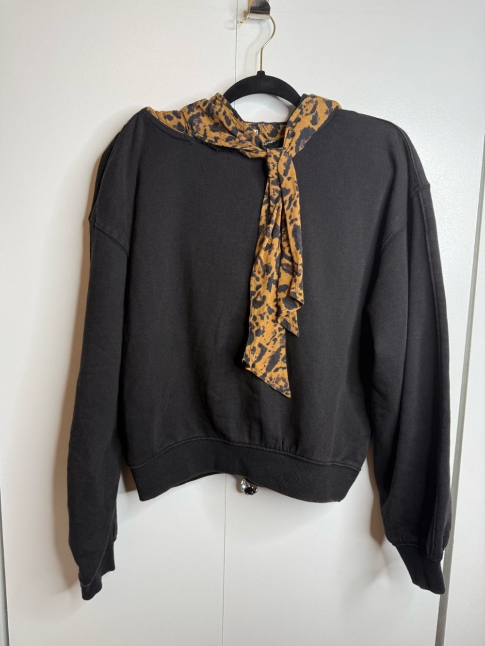 Free People Cheetah Scarf Black Hoodie Sweatshirt - NWOT Small - Picture 2 of 8